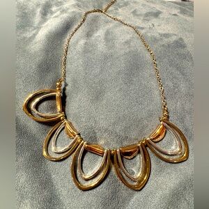 Vintage Avon necklace - silver & gold